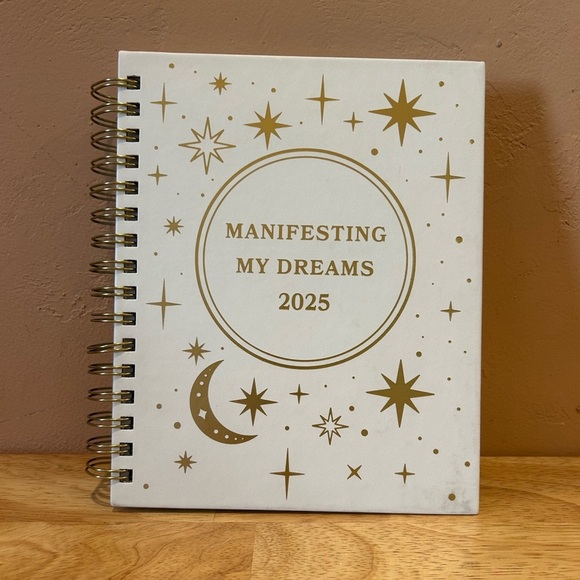 MANIFESTING MY DREAMS 12 MONTH PLANNER MADE BY ECCOLO. SPIRAL BOUND NWTS. - Picture 1 of 14